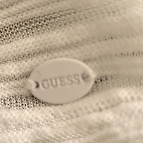 Guess white hi/lo long sleeve top - Picture 10 of 10